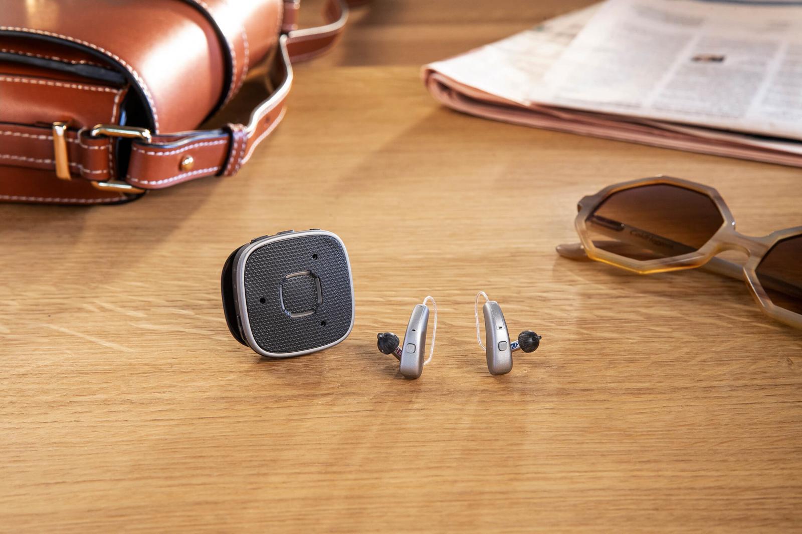 Desvendando os benefícios da tecnologia de ponta em Aparelhos Auditivos